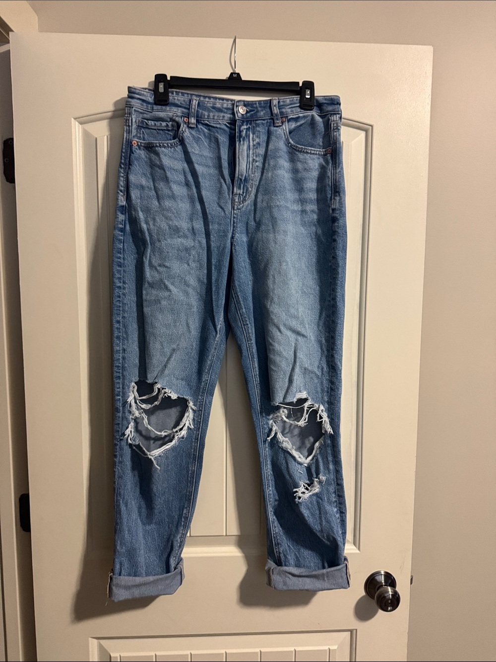 American Eagle Outfitters Light Blue Distressed Boyfriend Jeans